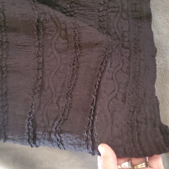 Investments Ladies frilly black shell - Picture 4 of 7